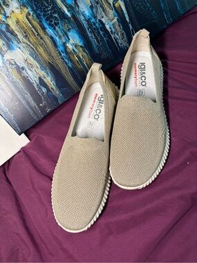 LGI & CO Slip-On Knit Sneakers in Beige